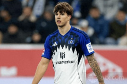 拜仁慕尼黑锁定汉堡后卫，热刺转会悬念重重！