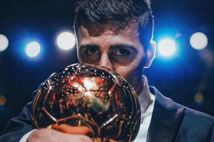 皇马锁定金球巨星罗德里，夏窗疯狂出击！权威记者独家爆料：曼城难留核心