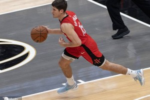 谢泼德变身火箭赢球密码 乌度卡为何终于放下偏见？